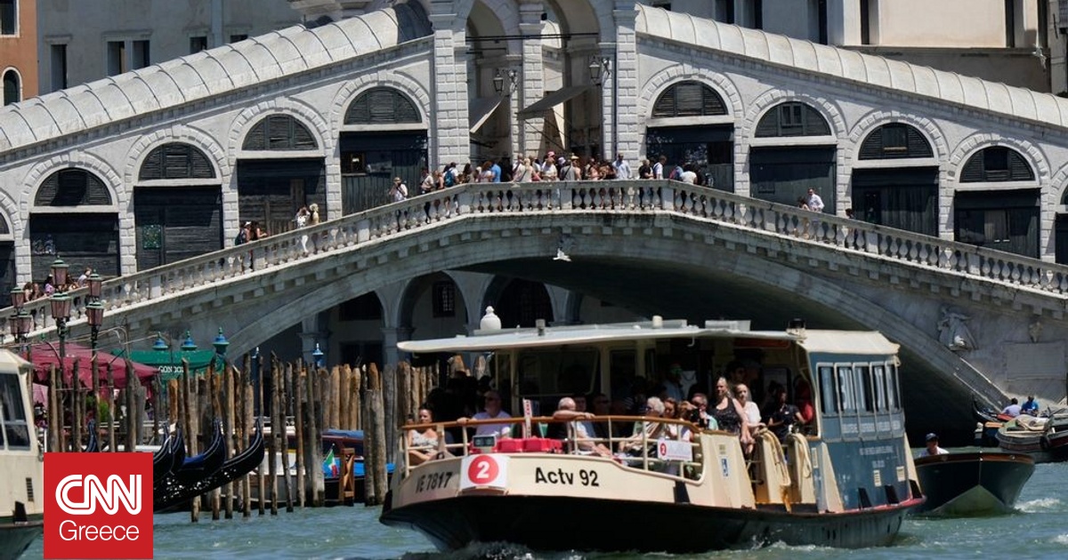 &Sigma;&kappa;ά&phi;&omicron;&sigmaf; &epsilon;&mu;&beta;ό&lambda;&iota;&sigma;&epsilon; &gamma;ό&nu;&delta;&omicron;&lambda;&epsilon;&sigmaf; &mu;έ&sigma;&alpha; &sigma;&epsilon; &kappa;&alpha;&nu;ά&lambda;&iota; &tau;&eta;&sigmaf; &Beta;&epsilon;&nu;&epsilon;&tau;ί&alpha;&sigmaf; - &Sigma;&tau;&omicron; &nu;&epsilon;&rho;ό &omicron;&iota; &epsilon;&pi;&iota;&beta;ά&tau;&epsilon;&sigmaf;