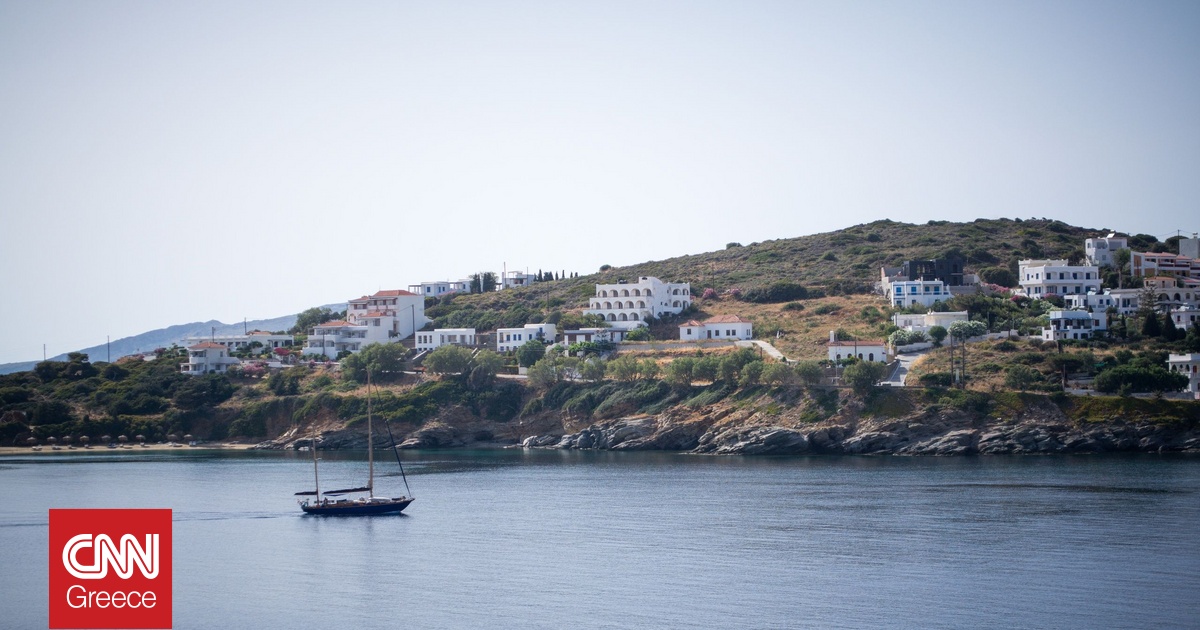 Ασβεστωμένα γραφικά σπίτια, βουκαμβίλιες, χρυσαφί αμμουδιές: Ασυναγώνιστη η μαγεία της Άνδρου Ασβεστωμένα γραφικά σπίτια, βουκαμβίλιες, χρυσαφί αμμουδιές: Ασυναγώνιστη η μαγεία της Άνδρου