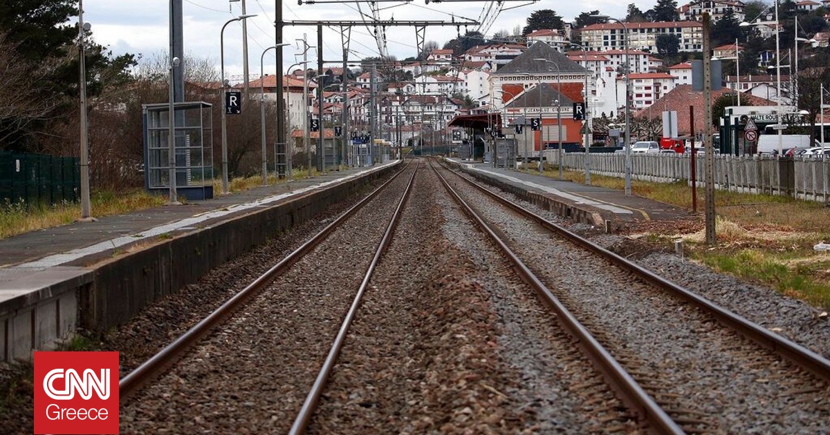 Γαλλία: Ακυρώσεις δρομολογίων αμαξοστοιχιών της Eurostar μετά από πρόβλημα ηλεκτροδότησης Γαλλία: Ακυρώσεις δρομολογίων αμαξοστοιχιών της Eurostar μετά από πρόβλημα ηλεκτροδότησης