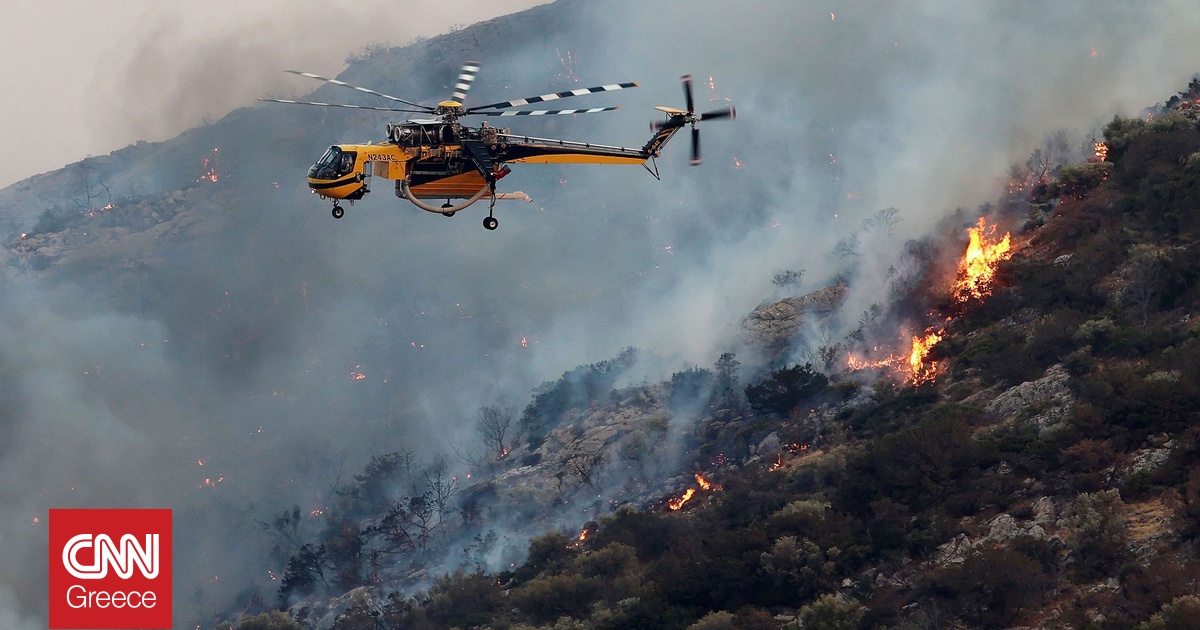 Πυρκαγιά στα Πετράλωνα Μεσσηνίας: Πλησιάζουν το χωριό οι φλόγες – Ενισχύθηκαν οι δυνάμεις