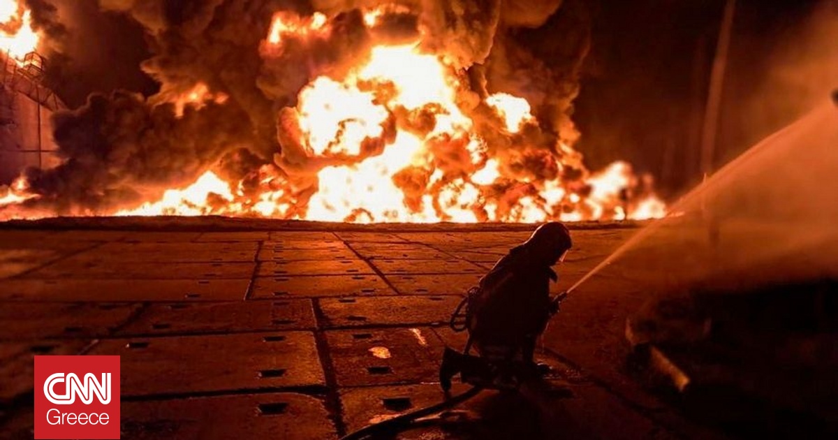 Τουλάχιστον τρεις άνθρωποι σκοτώθηκαν από ρωσική επίθεση στην ανατολική Ουκρανία Τουλάχιστον τρεις άνθρωποι σκοτώθηκαν από ρωσική επίθεση στην ανατολική Ουκρανία