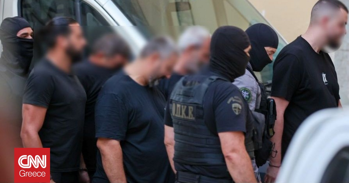 Οι διάλογοι του κυκλώματος στην Κρήτη και οι «ταρίφες» για τα όπλα: «Το κοντό 5.000, το άλλο 4.500»
