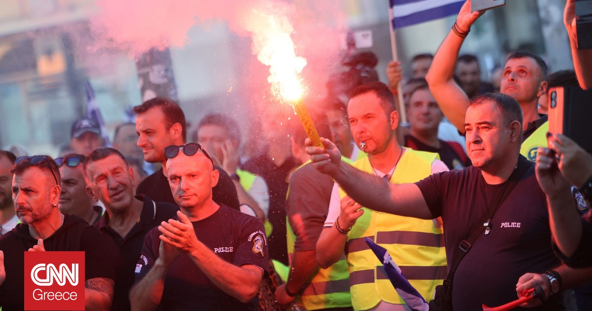 Κινητοποίηση στελεχών των Σωμάτων Ασφαλείας στη Θεσσαλονίκη – Ζητούν αυξήσεις Κινητοποίηση στελεχών των Σωμάτων Ασφαλείας στη Θεσσαλονίκη – Ζητούν αυξήσεις