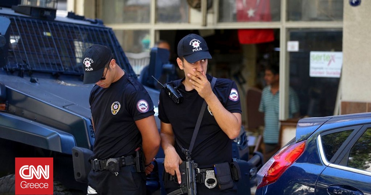 Ένοπλη επίθεση σε Αστυνομικό Τμήμα της Σμύρνης – Δύο ένστολοι νεκροί, έξι τραυματίες Ένοπλη επίθεση σε Αστυνομικό Τμήμα της Σμύρνης – Δύο ένστολοι νεκροί, έξι τραυματίες
