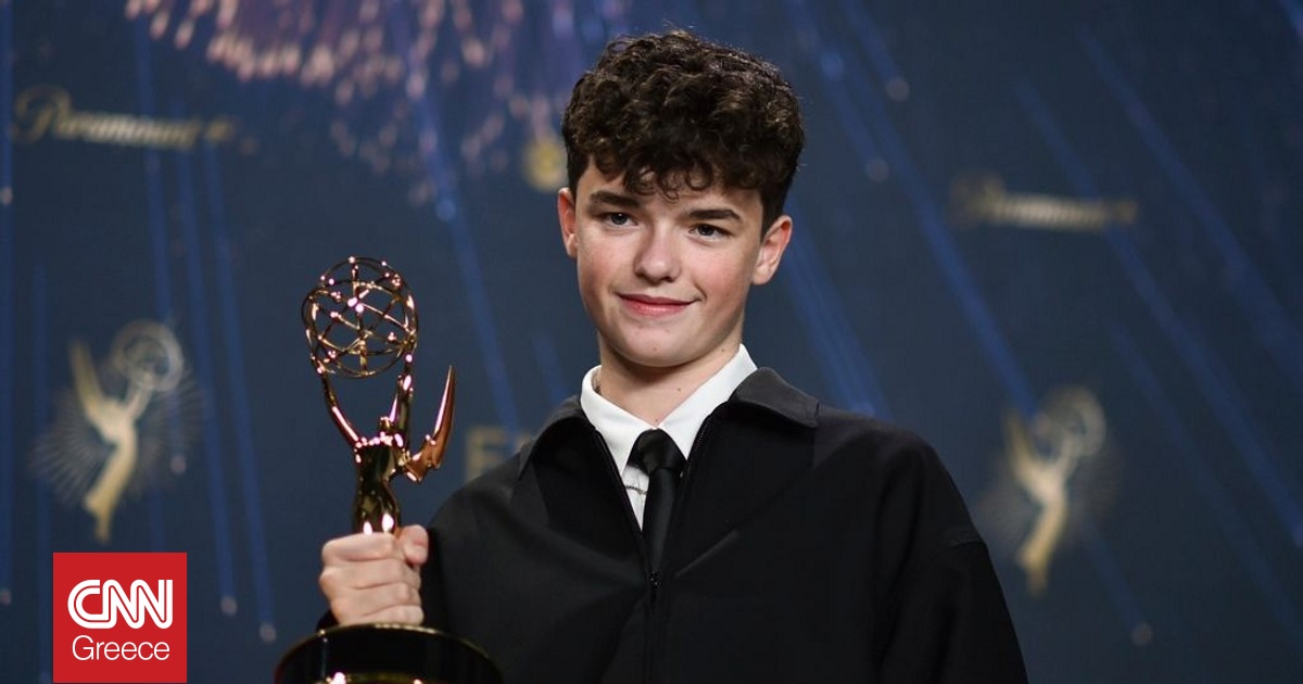 Emmy 2025: Οι μεγάλες νίκες, οι απίθανες εκπλήξεις και οι στιγμές που συζητήθηκαν Emmy 2025: Οι μεγάλες νίκες, οι απίθανες εκπλήξεις και οι στιγμές που συζητήθηκαν