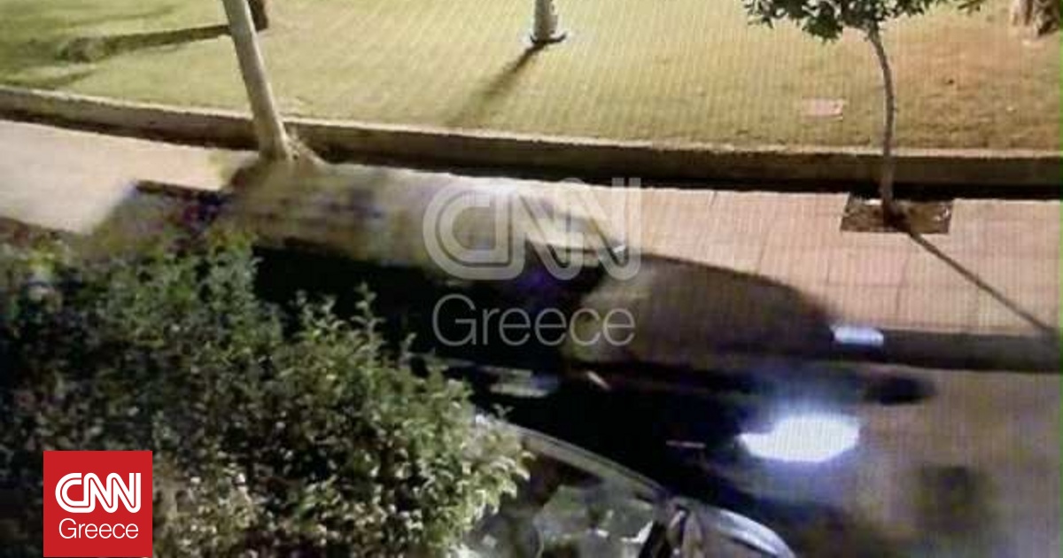 Η στιγμή που το αυτοκίνητο του Μπισμπίκη παίρνει σβάρνα ΙΧ στη Φιλοθέη