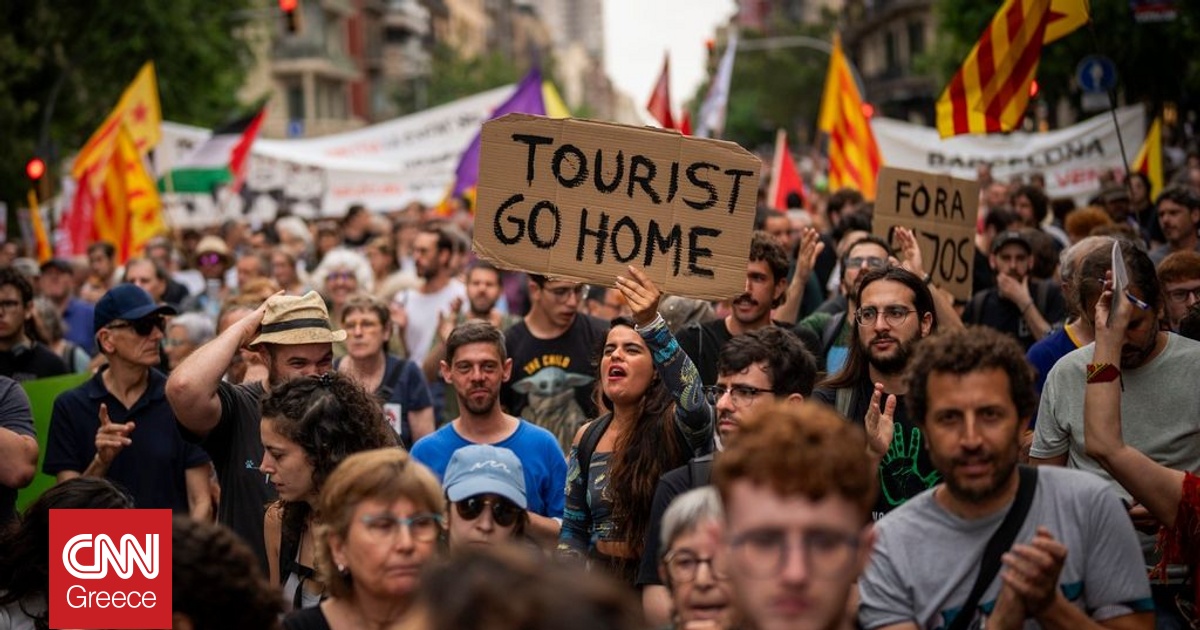Ισπανία: Ρεκόρ ξένων τουριστών τον Ιούλιο και τον Αύγουστο – Νέο κύμα αντιδράσεων