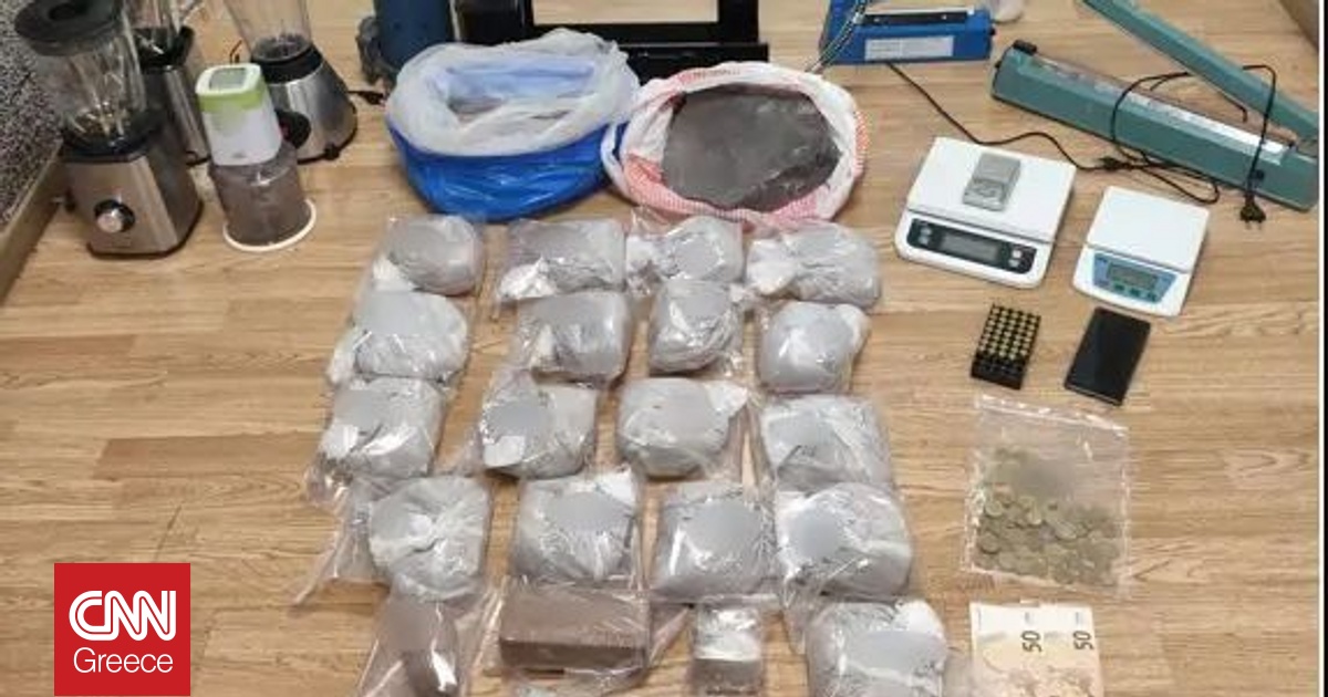 Αττική: Χειροπέδες σε 32χρονο για διακίνηση ναρκωτικών – Στην κατοχή του 9 κιλά ηρωίνη Αττική: Χειροπέδες σε 32χρονο για διακίνηση ναρκωτικών – Στην κατοχή του 9 κιλά ηρωίνη