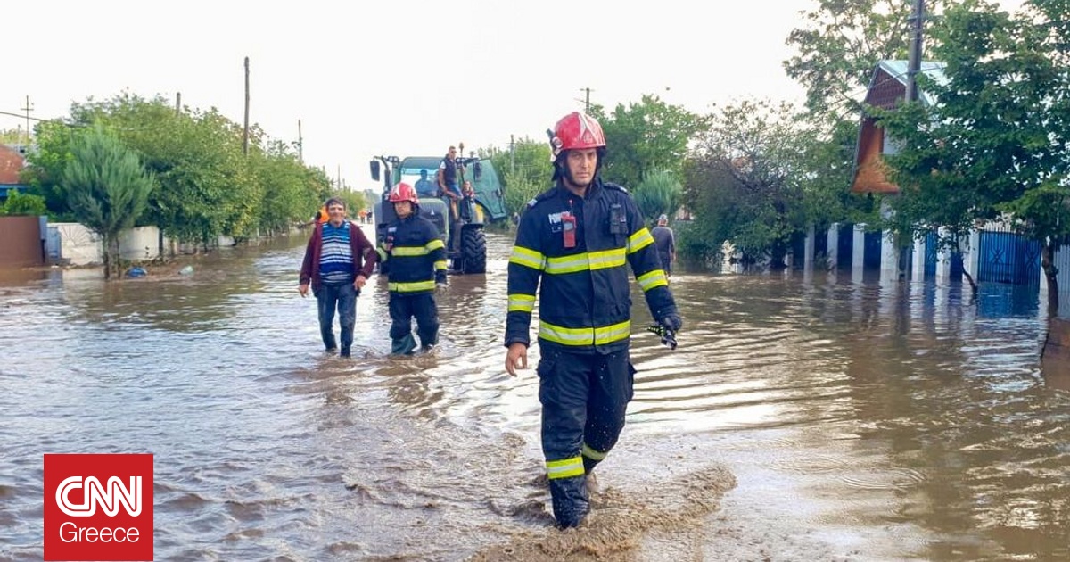 Σε κόκκινο συναγερμό η Ρουμανία λόγω βροχοπτώσεων – Εκατοντάδες σχολεία κλειστά την Τετάρτη Σε κόκκινο συναγερμό η Ρουμανία λόγω βροχοπτώσεων – Εκατοντάδες σχολεία κλειστά την Τετάρτη