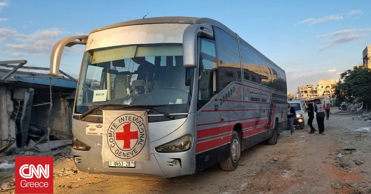 Έκρηξη χαράς στη Ραμάλα με την άφιξη λεωφορείων που μεταφέρουν Παλαιστίνιους