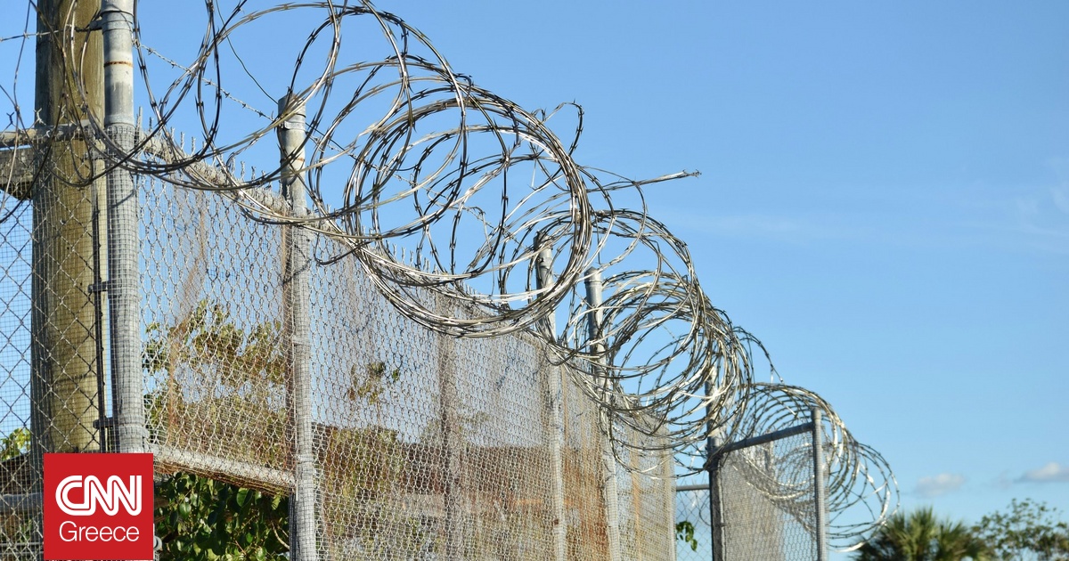 Ελεύθερος ο κωμικός Ντενίζ Γκιοκτάς μετά από 88 ημέρες κράτησης στην Τουρκία Ελεύθερος ο κωμικός Ντενίζ Γκιοκτάς μετά από 88 ημέρες κράτησης στην Τουρκία
