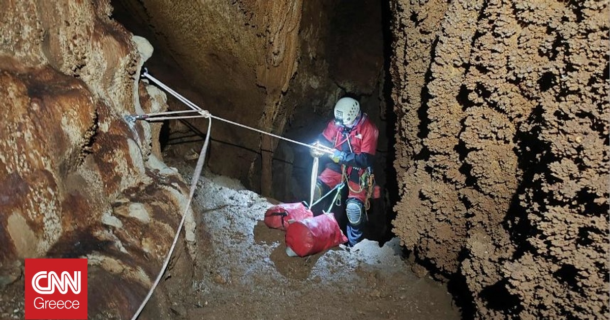 Τέσσερα κατακόρυφα σπήλαια της Αμοργού αποκαλύπτονται – Έχουν βάθος από 28 έως 62 μέτρα Τέσσερα κατακόρυφα σπήλαια της Αμοργού αποκαλύπτονται – Έχουν βάθος από 28 έως 62 μέτρα