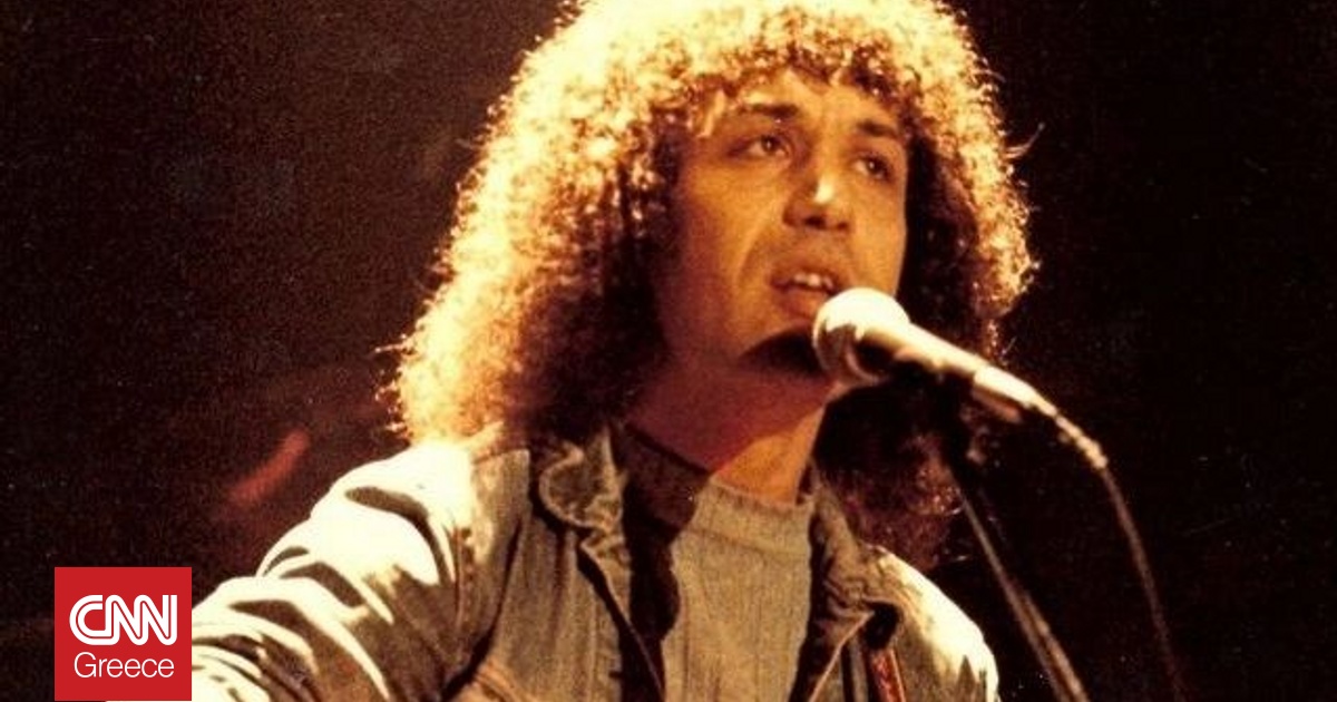 Θλίψη στην ελληνική ροκ: Πέθανε ο Γιώργος Ψωμόπουλος, ο αφανής ήρωας των Magic De Spell Θλίψη στην ελληνική ροκ: Πέθανε ο Γιώργος Ψωμόπουλος, ο αφανής ήρωας των Magic De Spell