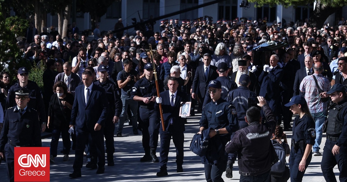 «Ψηλά στους βασιλιάδες του ουρανού»: Η Ελλάδα αποχαιρέτησε τον Διονύση Σαββόπουλο «Ψηλά στους βασιλιάδες του ουρανού»: Η Ελλάδα αποχαιρέτησε τον Διονύση Σαββόπουλο