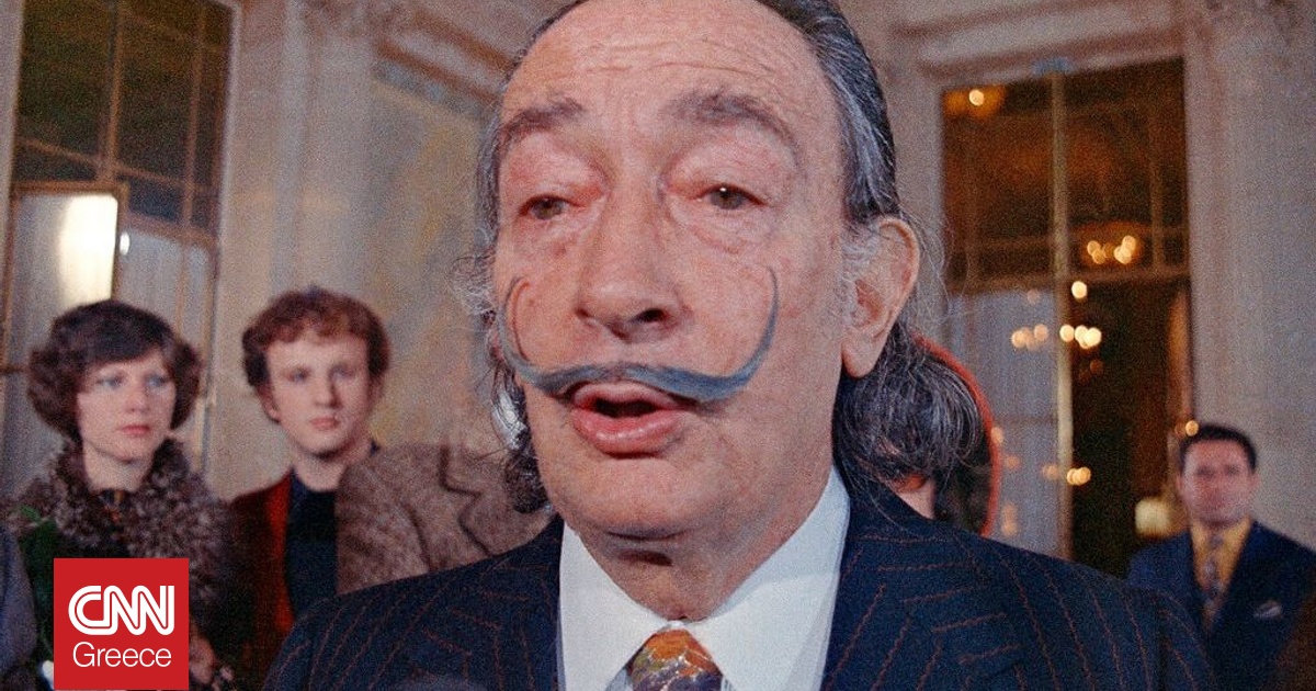 Κολιέ του Σαλβαντόρ Νταλί πωλήθηκε σε δημοπρασία έναντι 858.500 δολαρίων Κολιέ του Σαλβαντόρ Νταλί πωλήθηκε σε δημοπρασία έναντι 858.500 δολαρίων