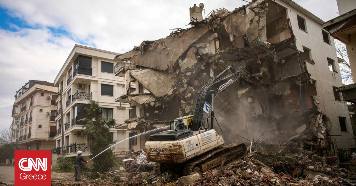 Κατάρρευση κτηρίου στην Κωνσταντινούπολη: Νεκρά τα τέσσερα από τα πέντε μέλη της οικογένειας