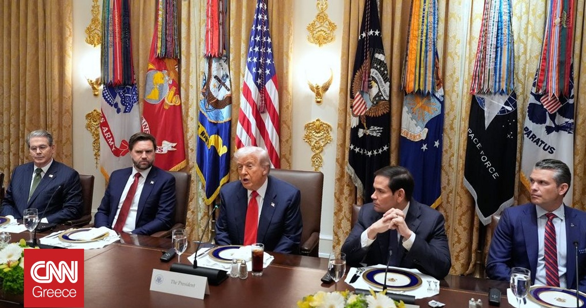 Αποκάλυψη The Atlantic: Υψηλόβαθμα στελέχη της κυβέρνησης Τραμπ μετακόμισαν σε στατιωτικές βάσεις Αποκάλυψη The Atlantic: Υψηλόβαθμα στελέχη της κυβέρνησης Τραμπ μετακόμισαν σε στατιωτικές βάσεις