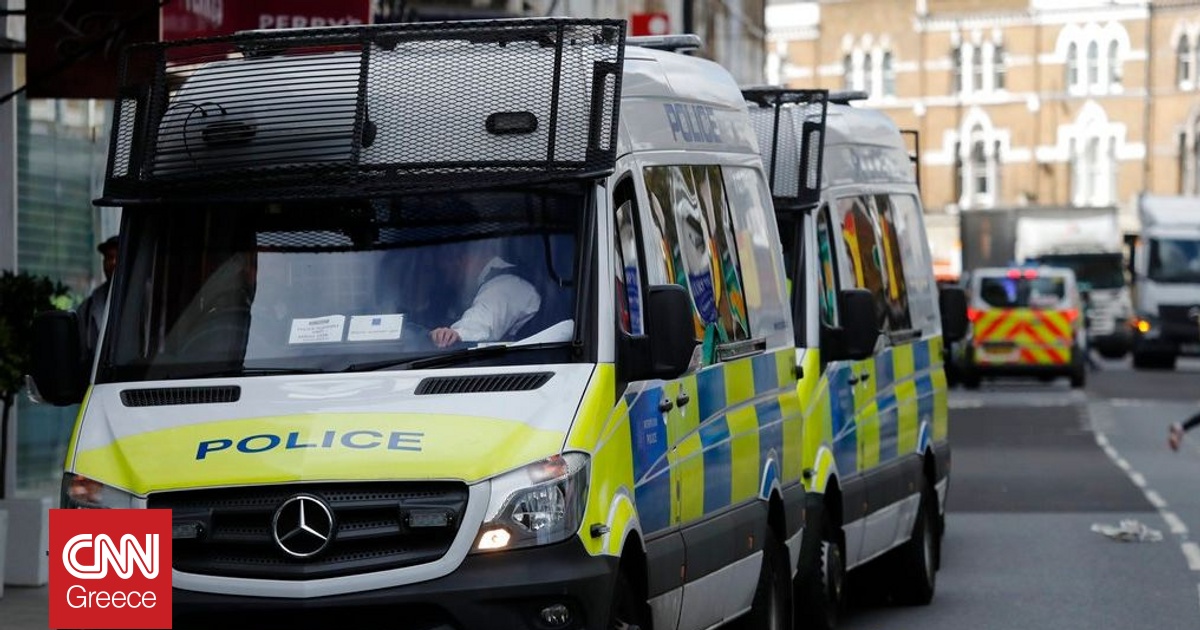 Βρετανία: Η αντιτρομοκρατική στις έρευνες για την επίθεση με μαχαίρι στο τρένο – 9 σοβαρά τραυματίες