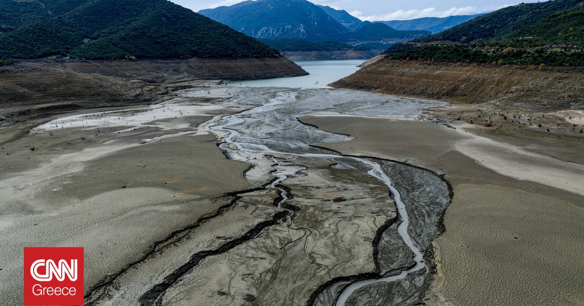 Μόρνος: Αποκαλυπτικές εικόνες από drone δείχνουν τη λίμνη να στερεύει – Σε χαμηλό 15ετίας