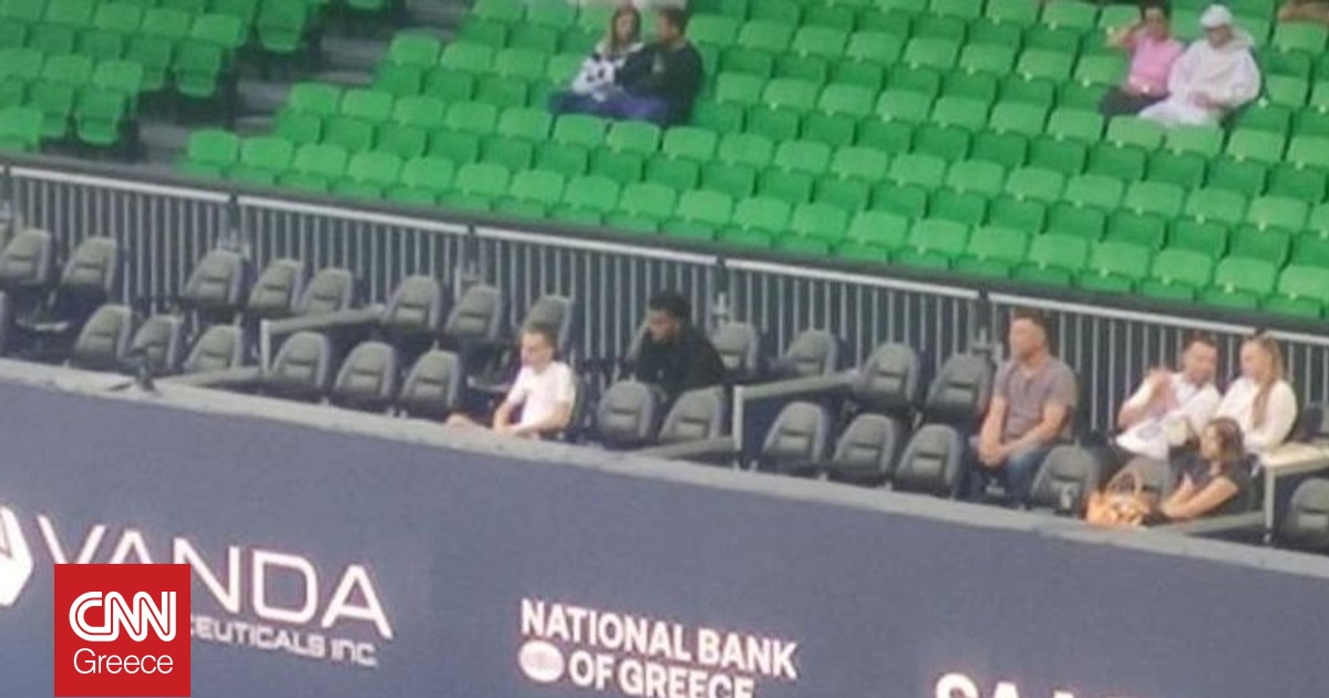 Hellenic Championship ATP 250: Ο Τι Τζέι Σορτς παρακολουθεί τένις στο Telekom Center Athens