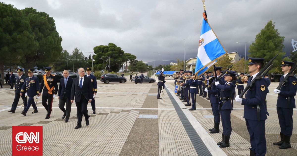 Στη Σχολή Ικάρων για την γιορτή της Πολεμικής Αεροπορίας ο Κωνσταντίνος Τασούλας