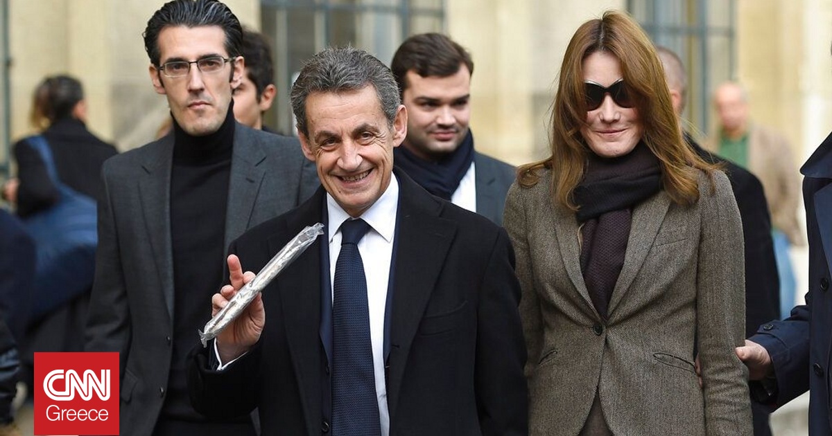 Σαρκοζί και Κάρλα Μπρούνι σε εστιατόριο του Παρισιού μία ημέρα μετά την αποφυλάκισή του