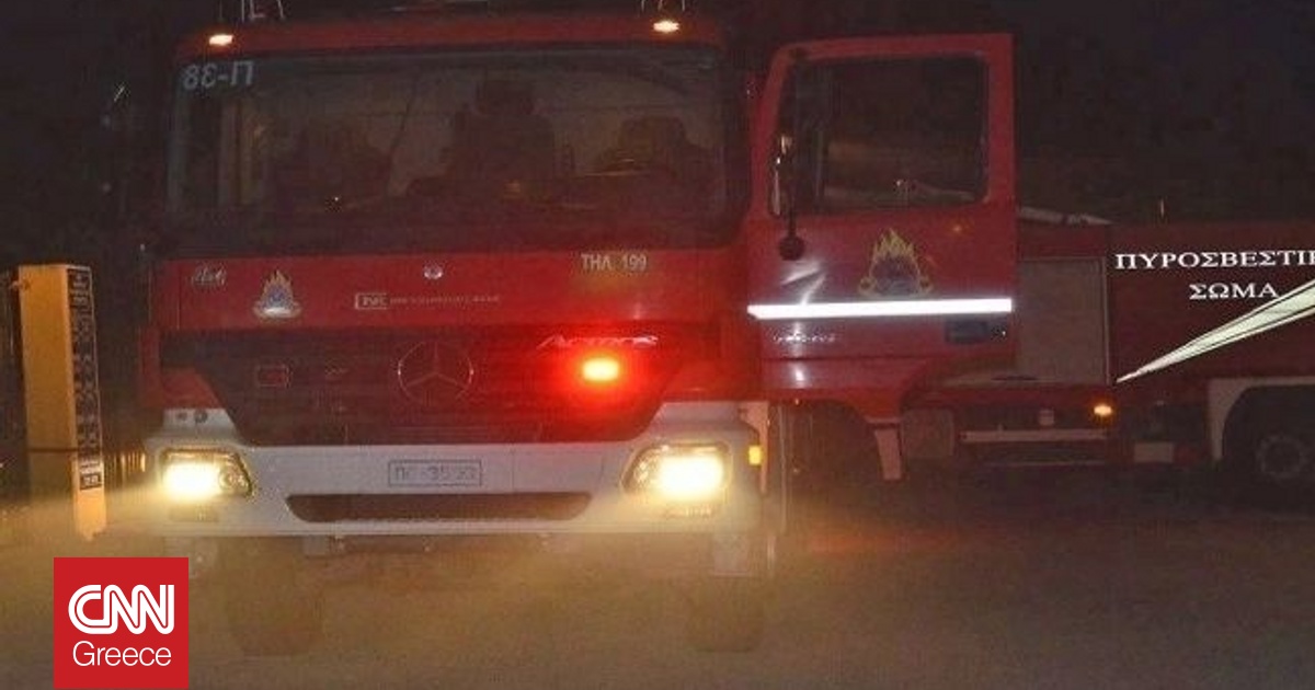 Πυρκαγιά σε κατάστημα πώλησης αυτοκινήτων στο Ίλιον – Προκλήθηκαν ζημιές