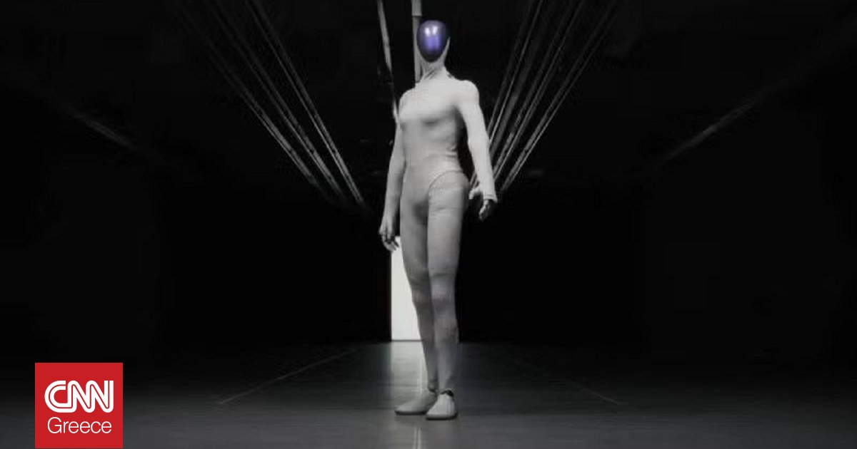 Το ρομπότ IRON κινείται τόσο ομαλά, που το άνοιξαν επί σκηνής για να δείξουν ότι δεν είναι άνθρωπος