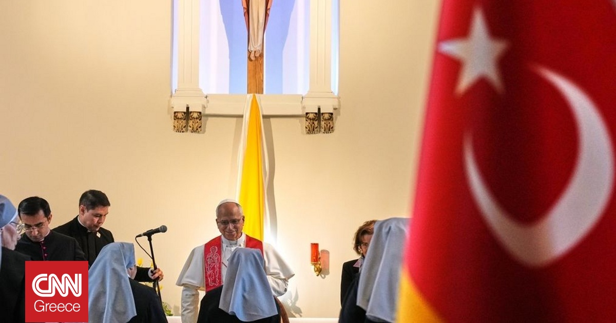 Ο Πάπας Λέοντας επισκέφθηκε τον Καθολικό Καθεδρικό Ναό Αγίου Πνεύματος στην Κωνσταντινούπολη