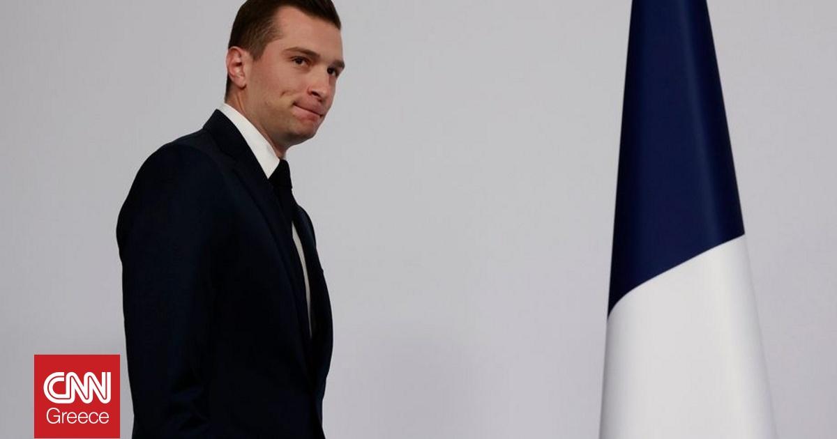 Γαλλία: Ηλικιωμένος πέταξε αβγό στον Ζορντάν Μπαρντελά στην παρουσίαση βιβλίου του