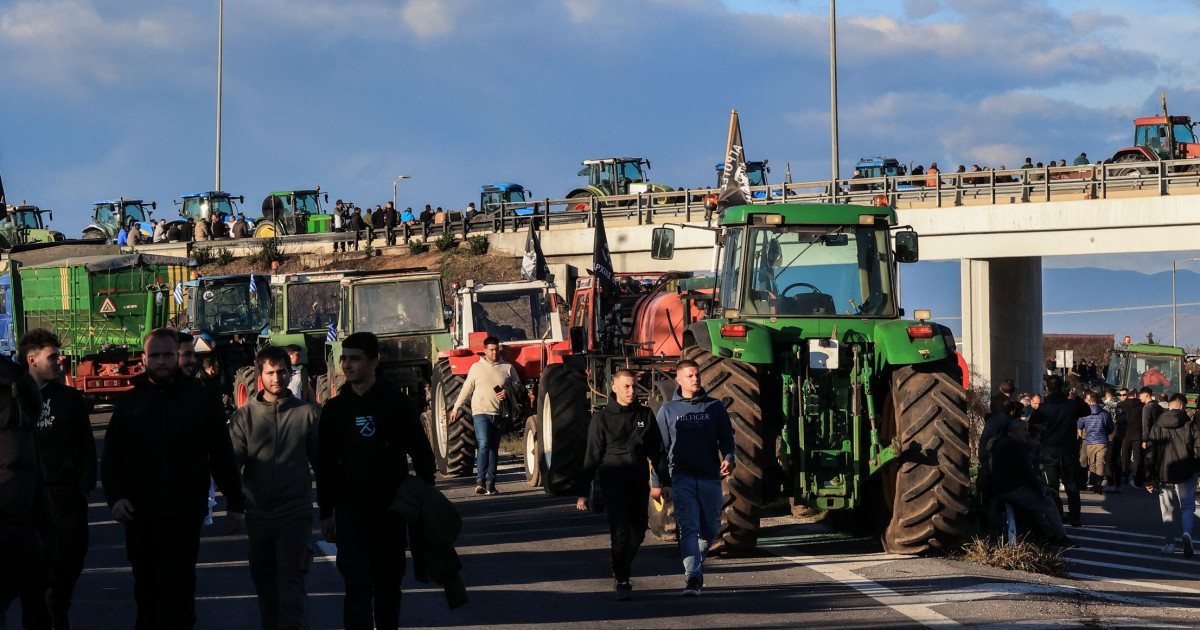 Αυξάνουν την πίεση οι αγρότες: Αμετακίνητοι σε μπλόκα και αιτήματα – Σε «κλοιό» η βόρεια Ελλάδα