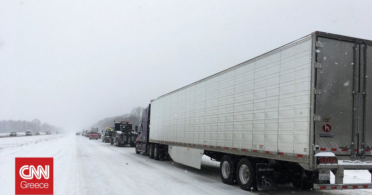 Κακοκαιρία στην Βιρτζίνια: Οδηγός νταλίκας κρεμόταν για ώρες από γέφυρα ύψους 30 μέτρων