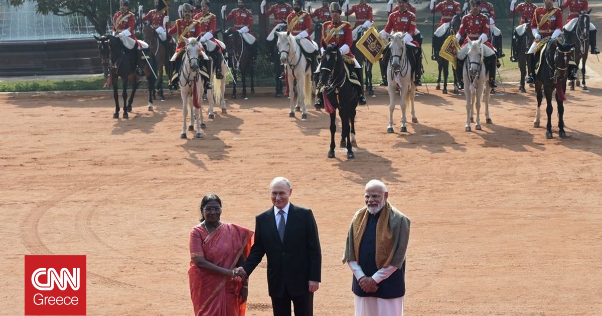 Υποδοχή με όλες τις τιμές επιφύλαξε στον Πούτιν ο Μόντι