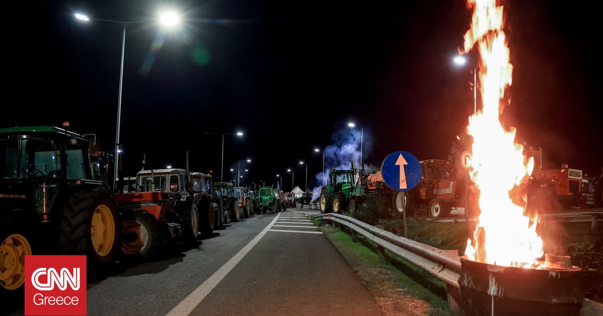 «Βράζουν» οι αγρότες που αποκλείουν δρόμους και αεροδρόμια – Επιδιώκει εκ νέου διάλογο η κυβέρνηση