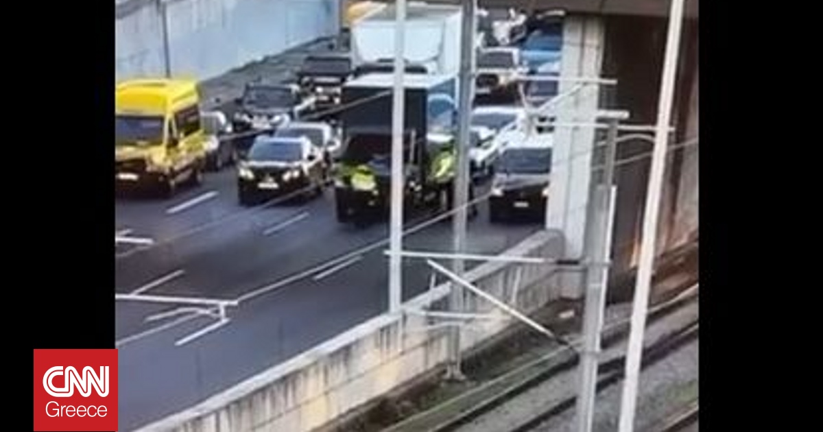 Αττική οδός: Σοκαριστικό βίντεο – Αναβάτης μηχανής παρασύρει τροχονόμο