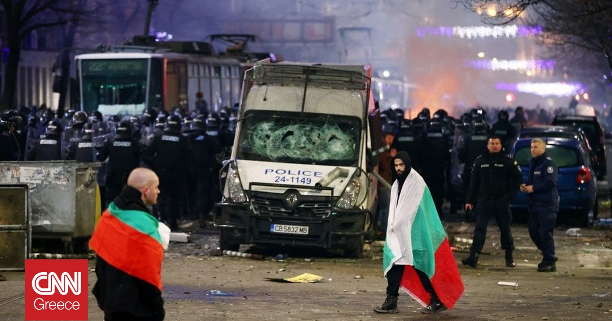 Παραιτήθηκε η κυβέρνηση στη Βουλγαρία μετά από εβδομάδες διαδηλώσεων