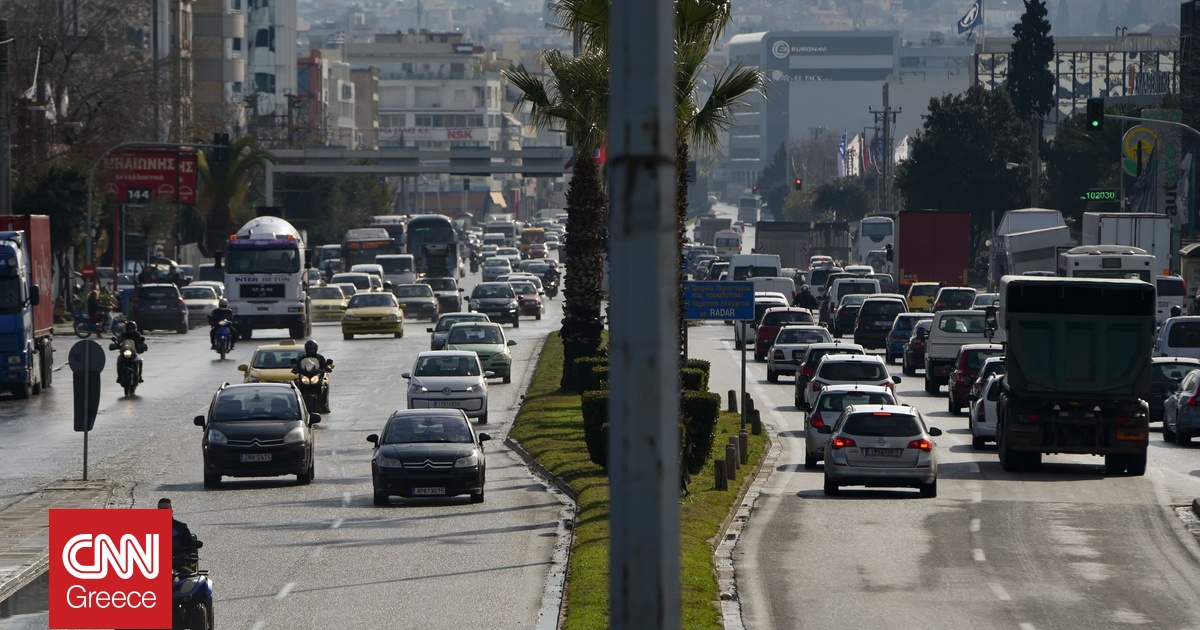 Στο «κόκκινο» η κίνηση στους δρόμους: Χαμηλές ταχύτητες στις εξόδους και στο κέντρο της Αθήνας