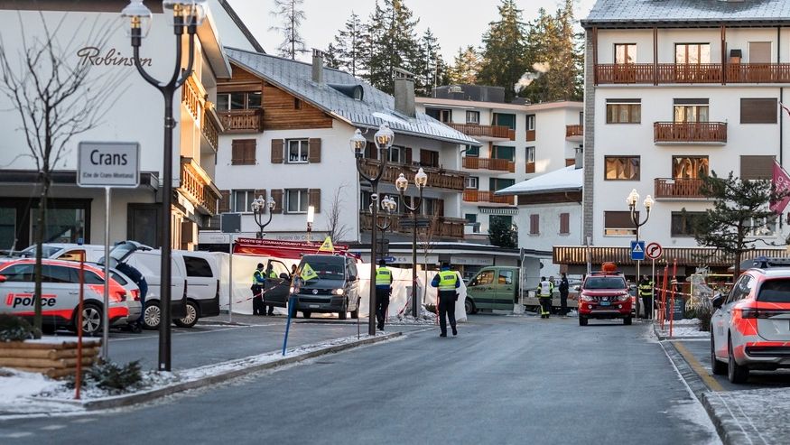 Κραν Μοντανά: «Πυροτεχνήματα σφηνωμένα σε μπουκάλια σαμπάνιας» προκάλεσαν την έκρηξη Κραν Μοντανά: «Πυροτεχνήματα σφηνωμένα σε μπουκάλια σαμπάνιας» προκάλεσαν την έκρηξη