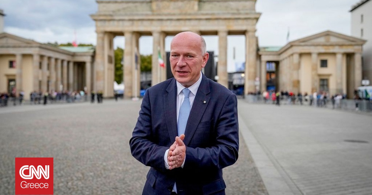 Βερολίνο: Πιέσεις στον δήμαρχο να παραιτηθεί γιατί έπαιζε… τένις εν μέσω μπλακ άουτ