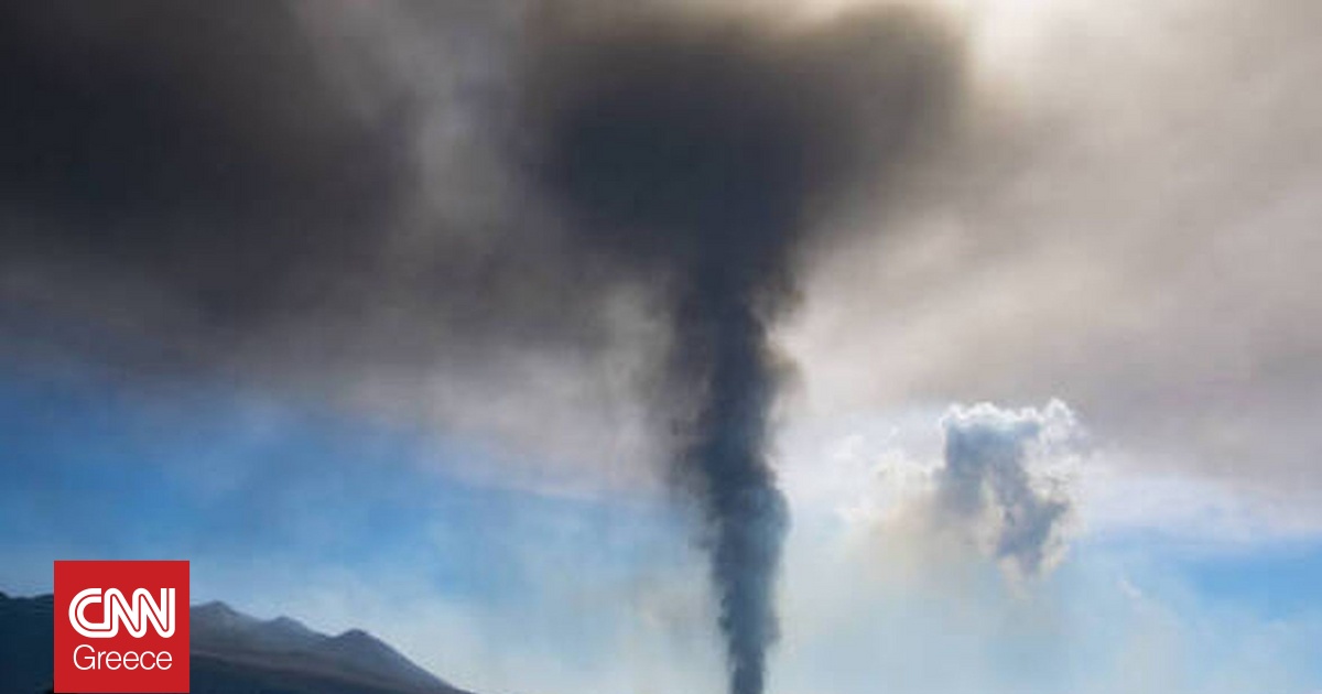 Ισχυρός ανεμοστρόβιλος «χτύπησε» την Αλεξανδρούπολη – Ζημιές σε καταστήματα και αεροδρόμιο