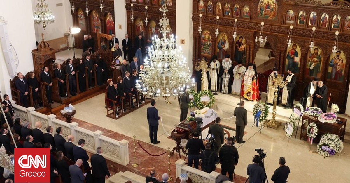 &Lambda;&epsilon;&upsilon;&kappa;&omega;&sigma;ί&alpha;: &laquo;Ύ&sigma;&tau;&alpha;&tau;&omicron; &chi;&alpha;ί&rho;&epsilon;&raquo; &sigma;&tau;&omicron;&nu; &pi;&rho;ώ&eta;&nu; &pi;&rho;ό&epsilon;&delta;&rho;&omicron; &tau;&eta;&sigmaf; &Kappa;ύ&pi;&rho;&omicron;&upsilon; &Gamma;&iota;ώ&rho;&gamma;&omicron; &Beta;&alpha;&sigma;&iota;&lambda;&epsilon;ί&omicron;&upsilon;