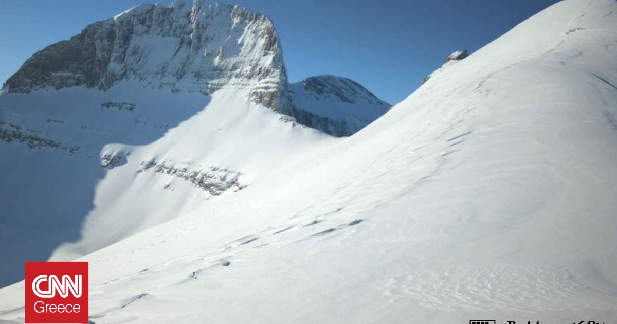 &Tau;&omicron; &pi;&alpha;&rho;ά&delta;&omicron;&xi;&omicron; &phi;&alpha;&iota;&nu;ό&mu;&epsilon;&nu;&omicron; &sigma;&tau;&omicron;&nu; Ό&lambda;&upsilon;&mu;&pi;&omicron;: Ή&lambda;&iota;&omicron;&sigmaf; &sigma;&tau;&eta;&nu; &kappa;&omicron;&rho;&upsilon;&phi;ή, &chi;&iota;ό&nu;&iota; &sigma;&tau;&alpha; &chi;&alpha;&mu;&eta;&lambda;ά