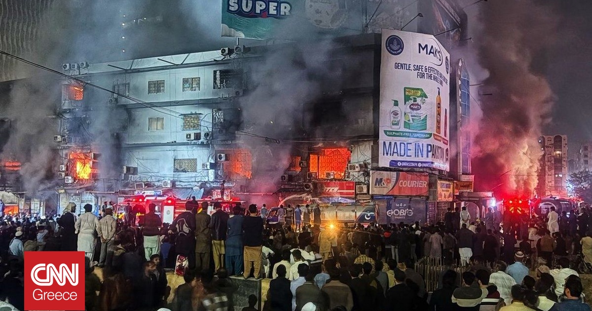 &Tau;&omicron;&upsilon;&lambda;ά&chi;&iota;&sigma;&tau;&omicron;&nu; 50 &omicron;&iota; &nu;&epsilon;&kappa;&rho;&omicron;ί &alpha;&pi;ό &tau;&eta;&nu; &pi;&upsilon;&rho;&kappa;&alpha;&gamma;&iota;ά &sigma;&epsilon; &epsilon;&mu;&pi;&omicron;&rho;&iota;&kappa;ό &kappa;έ&nu;&tau;&rho;&omicron; &sigma;&tau;&omicron; &Kappa;&alpha;&rho;ά&tau;&sigma;&iota; &tau;&omicron;&upsilon; &Pi;&alpha;&kappa;&iota;&sigma;&tau;ά&nu;