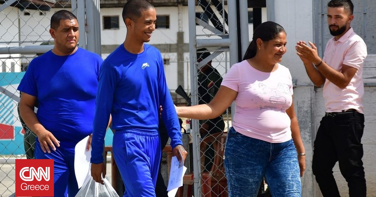 &Alpha;&pi;&epsilon;&lambda;&epsilon;&upsilon;&theta;&epsilon;&rho;ώ&theta;&eta;&kappa;&alpha;&nu; &tau;&omicron;&upsilon;&lambda;ά&chi;&iota;&sigma;&tau;&omicron;&nu; 104 &pi;&omicron;&lambda;&iota;&tau;&iota;&kappa;&omicron;ί &kappa;&rho;&alpha;&tau;&omicron;ύ&mu;&epsilon;&nu;&omicron;&iota; &sigma;&tau;&eta; &Beta;&epsilon;&nu;&epsilon;&zeta;&omicron;&upsilon;έ&lambda;&alpha;