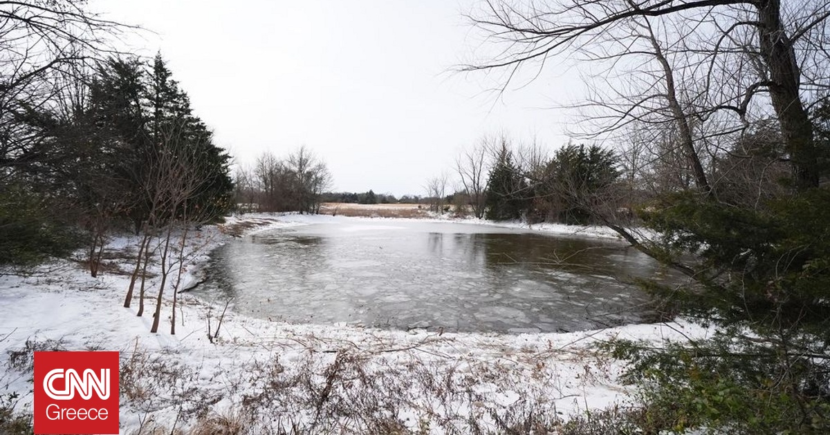 &Tau;&rho;&alpha;&gamma;&omega;&delta;ί&alpha; &sigma;&tau;&iota;&sigmaf; &Eta;&Pi;&Alpha;: &Tau;&rho;ί&alpha; &alpha;&delta;έ&lambda;&phi;&iota;&alpha; &pi;&nu;ί&gamma;&eta;&kappa;&alpha;&nu; ό&tau;&alpha;&nu; έ&pi;&epsilon;&sigma;&alpha;&nu; &sigma;&epsilon; &pi;&alpha;&gamma;&omega;&mu;έ&nu;&eta; &lambda;ί&mu;&nu;&eta;