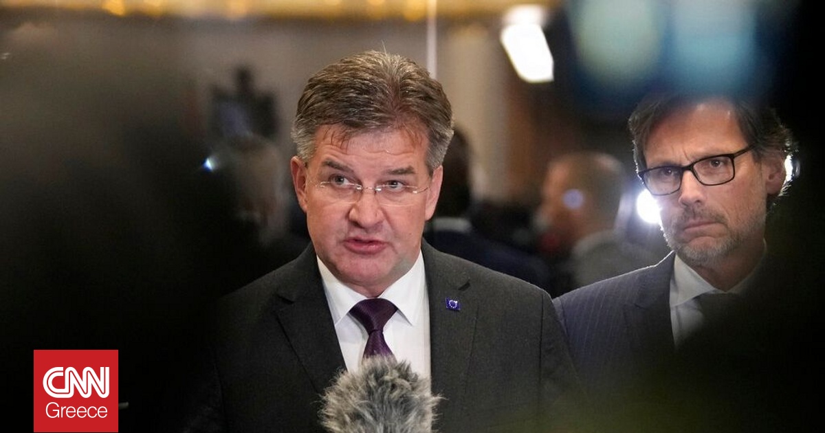 &Sigma;&lambda;&omicron;&beta;&alpha;&kappa;ί&alpha;: &Pi;&alpha;&rho;&alpha;&iota;&tau;ή&theta;&eta;&kappa;&epsilon; &omicron; &sigma;ύ&mu;&beta;&omicron;&upsilon;&lambda;&omicron;&sigmaf; &epsilon;&theta;&nu;&iota;&kappa;ή&sigmaf; &alpha;&sigma;&phi;&alpha;&lambda;&epsilon;ί&alpha;&sigmaf; &mu;&epsilon;&tau;ά &tau;&eta; &delta;&eta;&mu;&omicron;&sigma;ί&epsilon;&upsilon;&sigma;&eta; &mu;&eta;&nu;&upsilon;&mu;ά&tau;&omega;&nu; &tau;&omicron;&upsilon; &mu;&epsilon; &tau;&omicron;&nu; &Epsilon;&pi;&sigma;&tau;ά&iota;&nu;