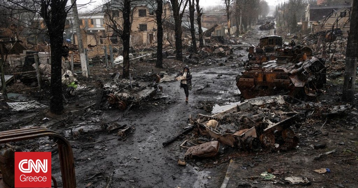 &Tau;έ&sigma;&sigma;&epsilon;&rho;&alpha; &chi;&rho;ό&nu;&iota;&alpha; &alpha;&pi;ό &tau;&eta;&nu; &epsilon;&iota;&sigma;&beta;&omicron;&lambda;ή &sigma;&tau;&eta;&nu; &Omicron;&upsilon;&kappa;&rho;&alpha;&nu;ί&alpha;: &Omicron; &gamma;&epsilon;&omega;&pi;&omicron;&lambda;&iota;&tau;&iota;&kappa;ό&sigmaf; &chi;ά&rho;&tau;&eta;&sigmaf; &kappa;&alpha;&iota; &eta; &alpha;&nu;&alpha;&zeta;ή&tau;&eta;&sigma;&eta; &lambda;ύ&sigma;&epsilon;&omega;&nu;