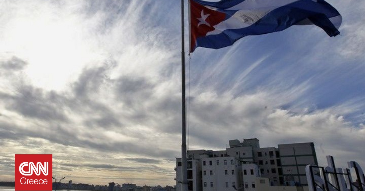 &Rho;&omega;&sigma;ί&alpha;: &Eta; &Mu;ό&sigma;&chi;&alpha; &theta;&alpha; &sigma;&upsilon;&nu;&epsilon;&chi;ί&sigma;&epsilon;&iota; &nu;&alpha; &sigma;&tau;έ&lambda;&nu;&epsilon;&iota; &pi;&epsilon;&tau;&rho;έ&lambda;&alpha;&iota;&omicron; &sigma;&tau;&eta;&nu; &Kappa;&omicron;ύ&beta;&alpha;