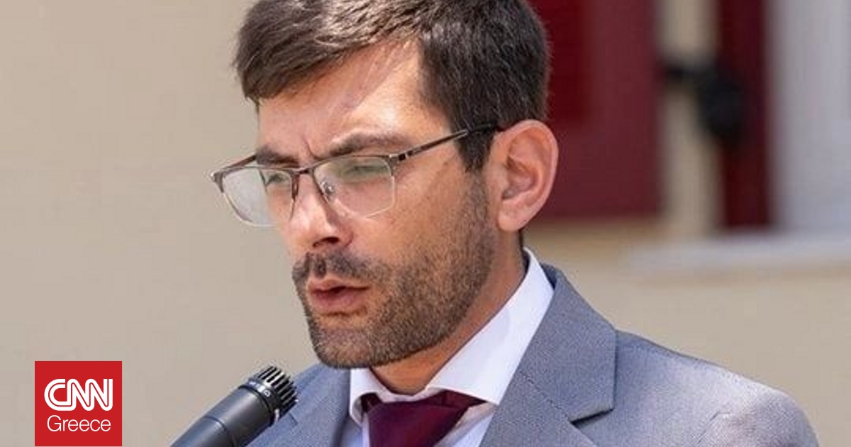 &Pi;&alpha;&rho;ώ&nu; &sigma;&tau;&eta; &gamma;&iota;&omicron;&rho;&tau;ή &gamma;&iota;&alpha; &tau;&eta;&nu; &epsilon;&theta;&nu;&iota;&kappa;ή &epsilon;&pi;έ&tau;&epsilon;&iota;&omicron; &omicron; &delta;ή&mu;&alpha;&rho;&chi;&omicron;&sigmaf; &tau;&omicron;&upsilon; Ά&eta; &Sigma;&tau;&rho;ά&tau;&eta; &pi;&omicron;&upsilon; &delta;ί&nu;&epsilon;&iota; &mu;ά&chi;&eta; &mu;&epsilon; &tau;&omicron;&nu; &kappa;&alpha;&rho;&kappa;ί&nu;&omicron;