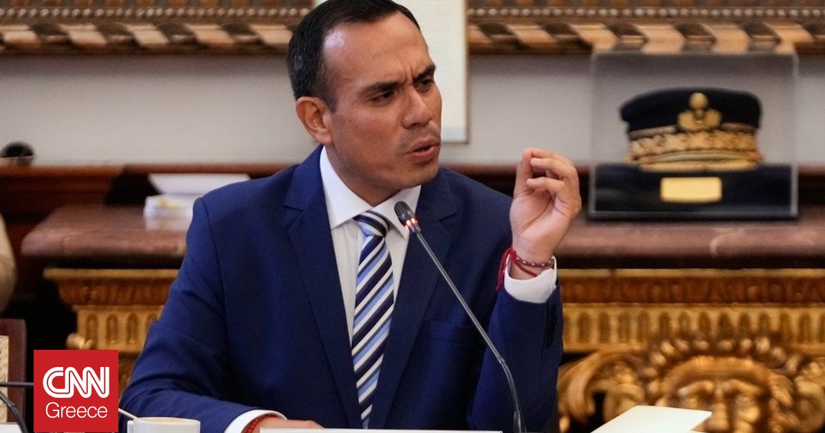 &Tau;&omicron; &Kappa;&omicron;&gamma;&kappa;&rho;έ&sigma;&omicron; &kappa;&alpha;&rho;&alpha;&tau;&omicron;&mu;&epsilon;ί &tau;&omicron;&nu; &pi;&rho;ό&epsilon;&delta;&rho;&omicron; &tau;&omicron;&upsilon; &Pi;&epsilon;&rho;&omicron;ύ &Chi;&omicron;&sigma;έ &Chi;έ&rho;&iota; - &Omicron; &tau;&rho;ί&tau;&omicron;&sigmaf; &sigma;&epsilon; έ&nu;&alpha; &chi;&rho;ό&nu;&omicron;